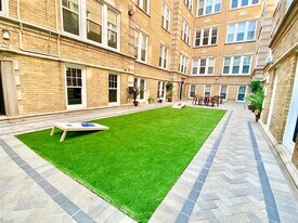 1110 W Glenlake Ave in Chicago, IL - Building Photo