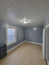 5648 S Albany Ave, Unit 2nd Floor in Chicago, IL - Building Photo - Building Photo