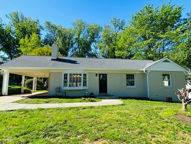 6629 Kirby Ct in Falls Church, VA - Building Photo - Building Photo