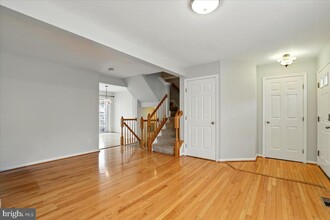 114 Shirley Square SE in Leesburg, VA - Building Photo - Building Photo