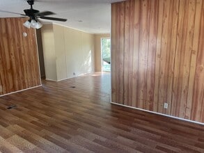 9280 Robaor Rd in Brooksville, FL - Foto de edificio - Building Photo