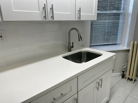 9 Bentley Ave, Unit 5 in Jersey City, NJ - Building Photo