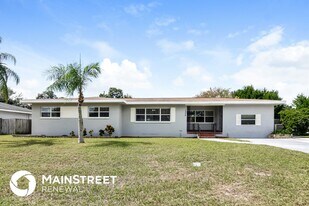 1354 Whitacre Dr in Clearwater, FL - Building Photo