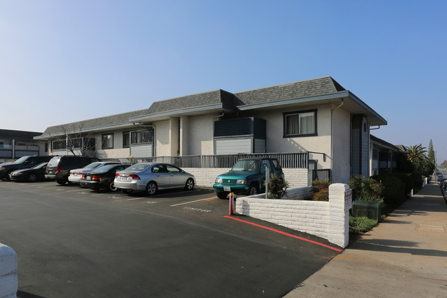 Broadway Apartments in El Cajon, CA - Building Photo - Building Photo