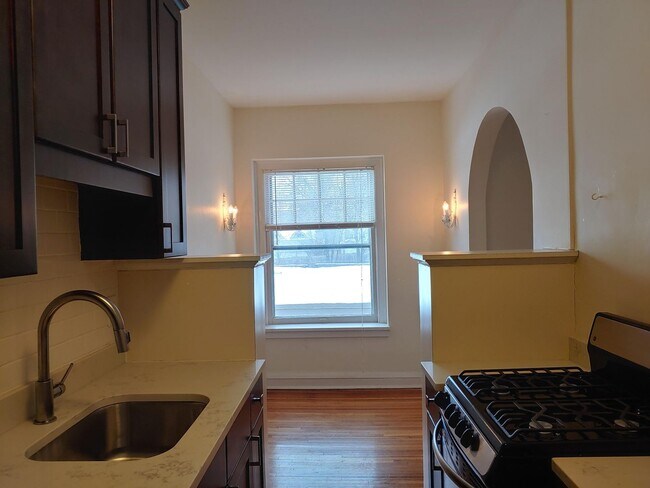 Calhoun Beach Apartments