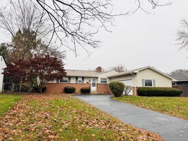 1016 Lambeth Dr in Columbus, OH - Building Photo