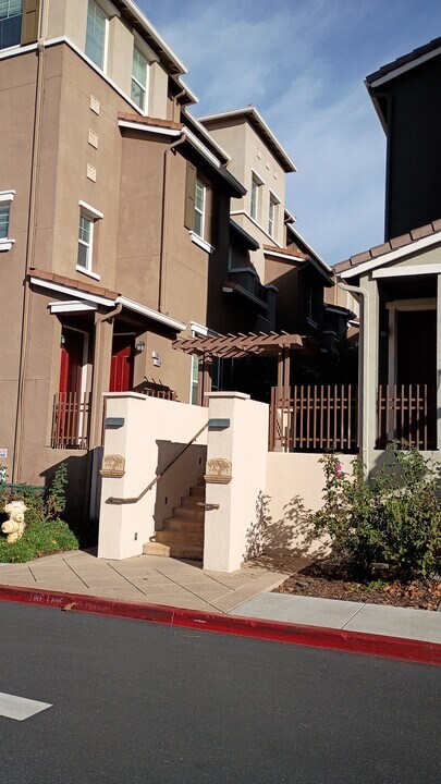 1722 Snell Pl in Milpitas, CA - Foto de edificio