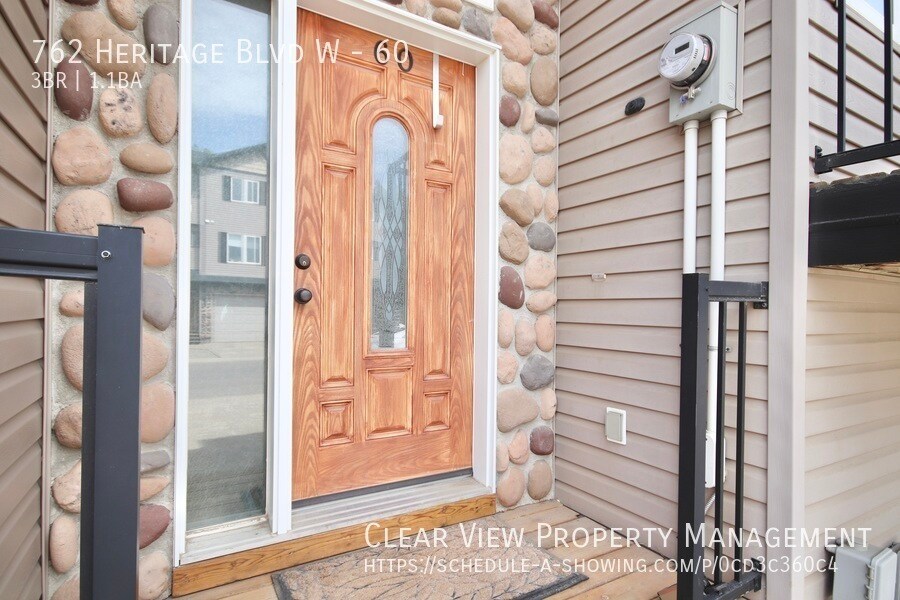 762 Heritage Blvd W in Lethbridge, AB - Building Photo