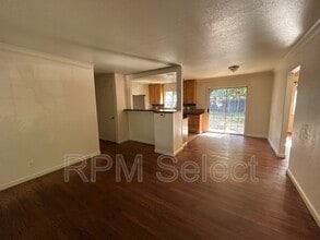 2104 Rockbridge Rd in Sacramento, CA - Building Photo - Building Photo