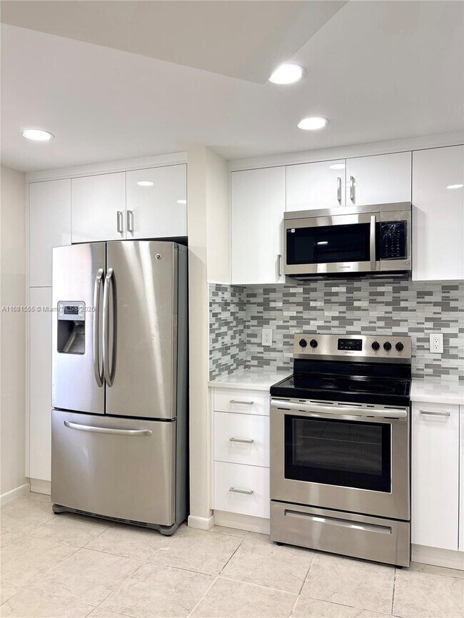property at 10401 W Broward Blvd