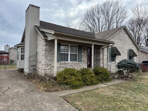 4402 Dellafay Dr in Louisville, KY - Building Photo - Building Photo