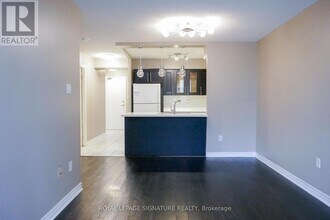 300 Balliol St in Toronto, ON - Building Photo - Building Photo