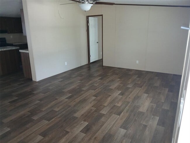 7070 FM1115 in Flatonia, TX - Building Photo - Building Photo