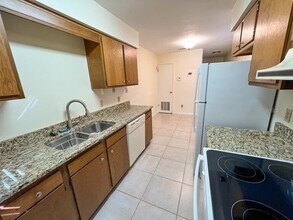 4320 SW 20th Ln in Gainesville, FL - Building Photo - Building Photo