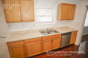 4416 La Luz Ln in El Paso, TX - Building Photo - Building Photo