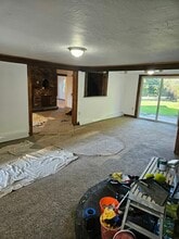 81 Oak St in East Bridgewater, MA - Building Photo - Building Photo