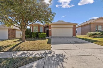 805 Poncho Ln in Haslet, TX - Foto de edificio - Building Photo