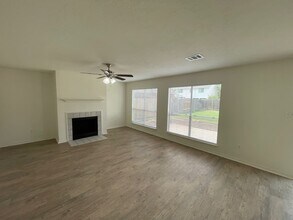 6427 Founding Dr in Katy, TX - Building Photo - Building Photo