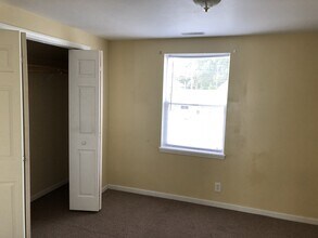 327 N Palm St, Unit 327 N. Palm St. 1/2 in Janesville, WI - Building Photo - Building Photo