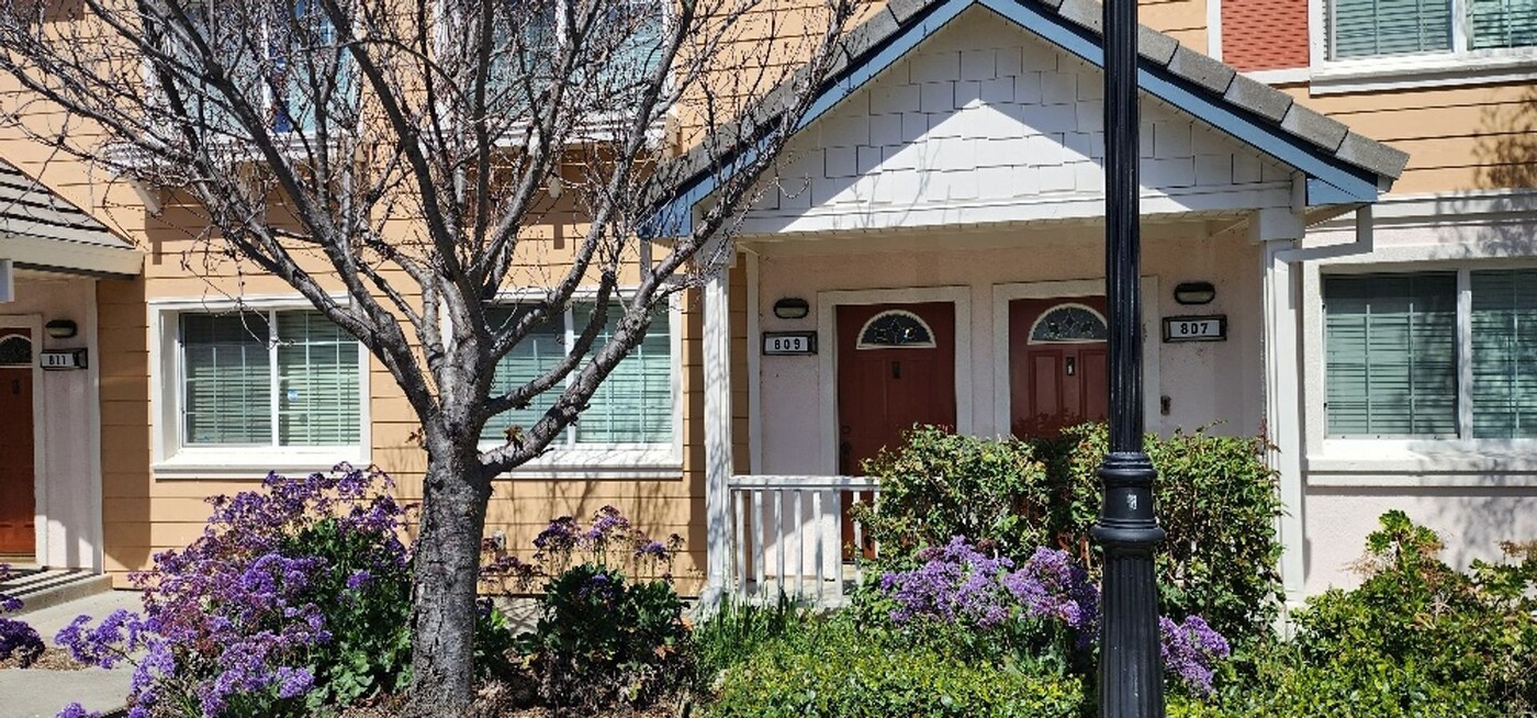 809 Daniels Ave in Vallejo, CA - Foto de edificio