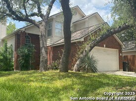 7 Pembroke Ln in San Antonio, TX - Building Photo