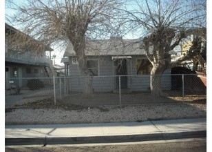 1813 Harding St in North Las Vegas, NV - Building Photo - Building Photo