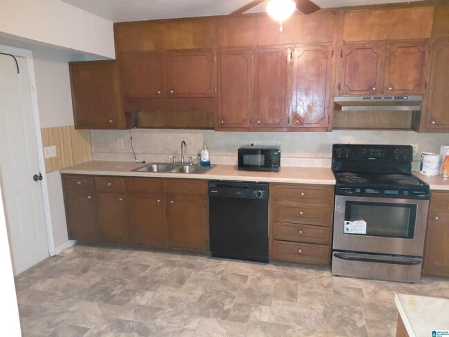 2559 Janice Cir NE in Birmingham, AL - Building Photo - Building Photo