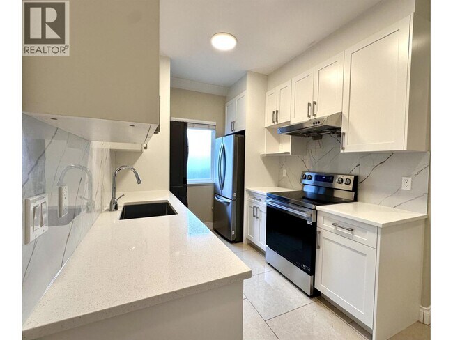 4546 Granville Ave in Richmond, BC - Building Photo - Building Photo