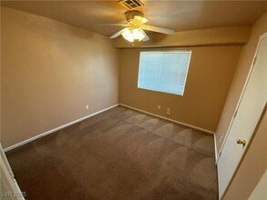 3950 Starfield Ln in Las Vegas, NV - Building Photo - Building Photo