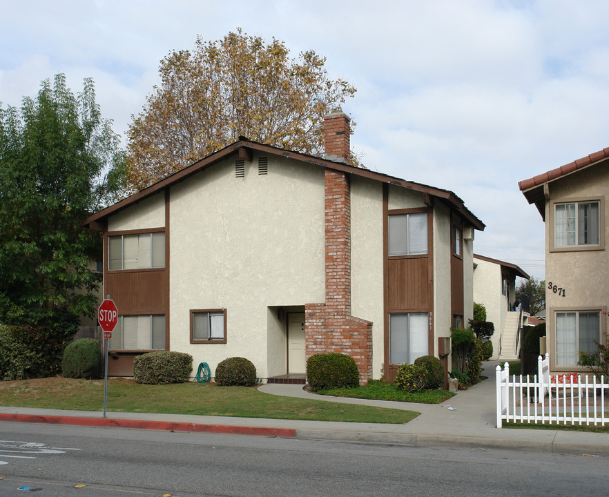 3661 Farquhar Ave in Los Alamitos, CA - Building Photo