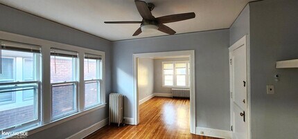 914 Beaconsfield Ave, Unit 4 in Grosse Pointe Park, MI - Building Photo - Building Photo