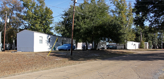 413 Mary Walker Rd in Gautier, MS - Foto de edificio - Building Photo