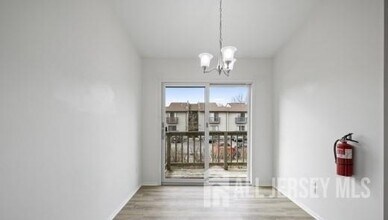 1406 Spruce Hills Dr in Glen Gardner, NJ - Building Photo - Building Photo