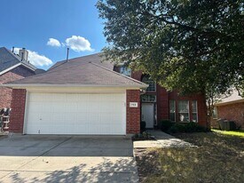 753 Bridle Trail in Saginaw, TX - Building Photo