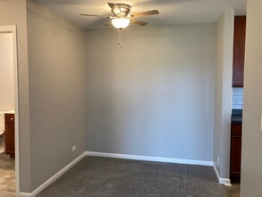 208 Glengarry Dr in Bloomingdale, IL - Building Photo - Building Photo