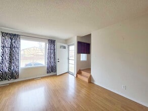 11443-11422 22 Ave NW in Edmonton, AB - Building Photo - Building Photo