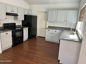 8 W Marco Polo Rd in Phoenix, AZ - Building Photo - Building Photo