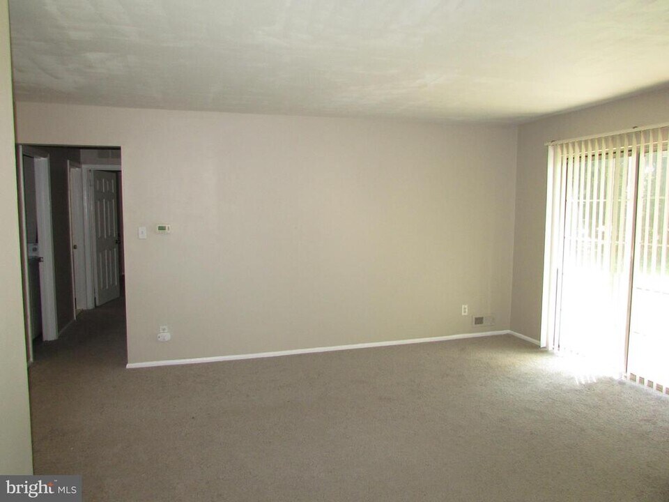 1907A Sedgefield Dr in Mount Laurel, NJ - Building Photo