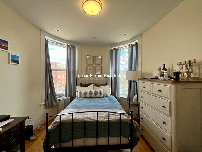 24 Chiswick Rd, Unit 2 in Boston, MA - Foto de edificio - Building Photo