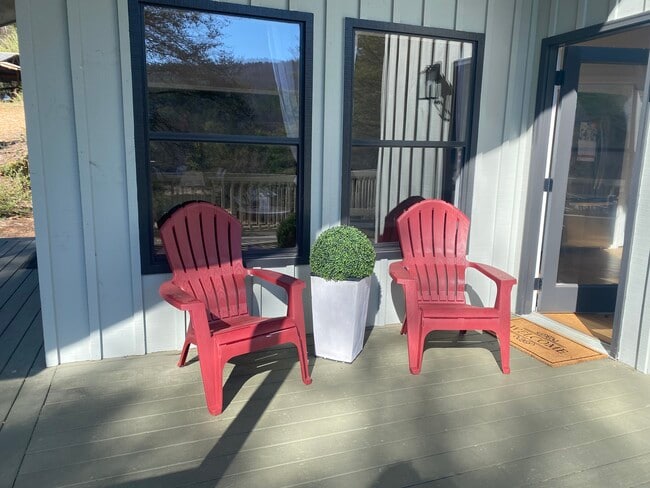 348 Cozy Cove Hollow in Blairsville, GA - Building Photo - Building Photo