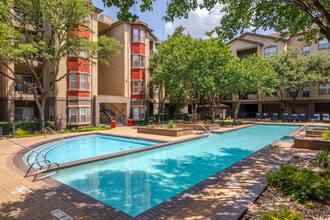 Inwood On The Park in Dallas, TX - Building Photo - Building Photo