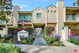 14101 Dickens St in Los Angeles, CA - Building Photo