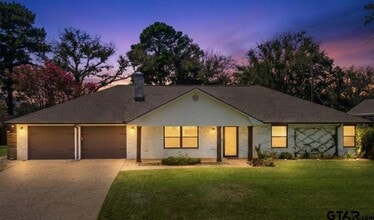 10801 Harvest Wood Dr, Unit 2111 in Tyler, TX - Building Photo - Building Photo