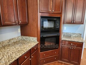 608 Oxboro Cir in Durham, NC - Building Photo - Building Photo
