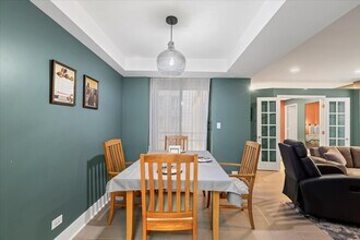 40 E Delaware Pl in Chicago, IL - Building Photo - Building Photo