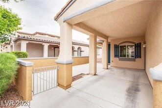 10616 Calico Pines Ave in Las Vegas, NV - Building Photo - Building Photo