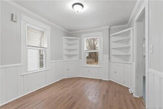 393 Huntington St in New Haven, CT - Building Photo - Building Photo