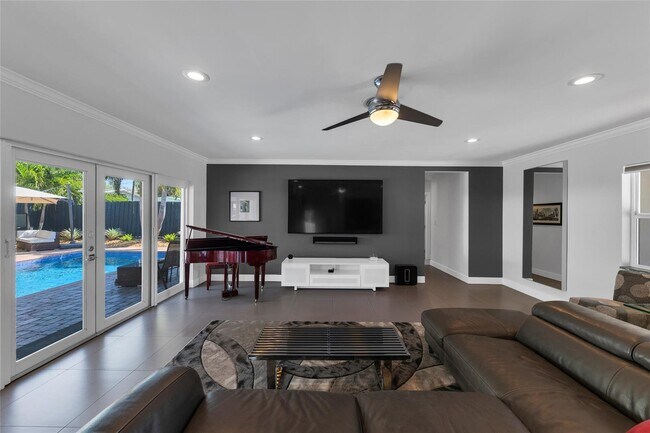 1833 NE 46th St in Fort Lauderdale, FL - Building Photo - Building Photo