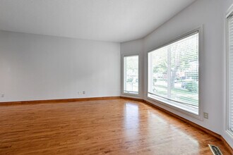 250-224 24 Ave NE in Calgary, AB - Building Photo - Building Photo