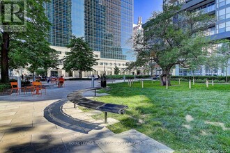 1115-5162 YONGE St in Toronto, ON - Building Photo - Building Photo